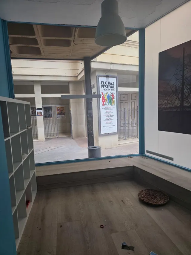LOCAL EN ALQUILER EN EL CENTRO DE ELCHE — 3