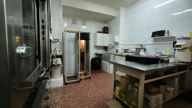TRASPASO CON VENTA LOCAL — 12
