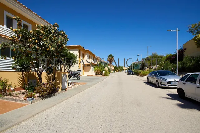 REF: 01525 ADOSADO BONALBA GOLF — 32