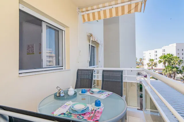 ¡Tu oasis junto a mar! Precioso piso de 2 dormitorios con terraza, piscina y garaje en Playa Poniente, Motril. — 12