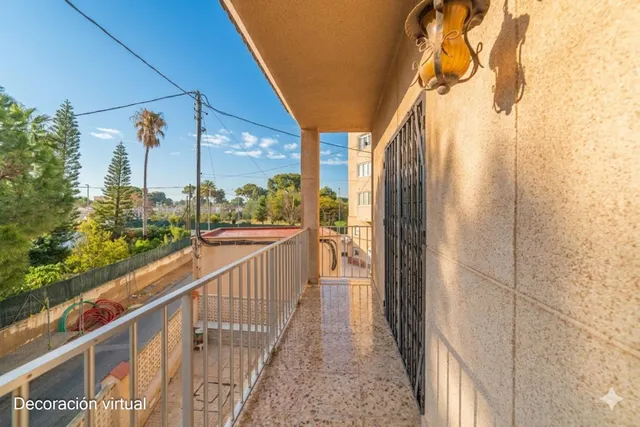 Amplio Chalet independiente en Santiago de la Ribera por €285,000 — 30