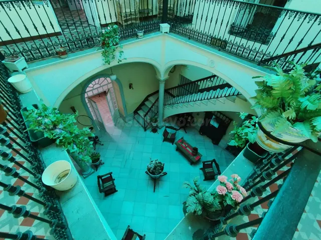 CASA PALACIO EN FUENTE DE CANTOS