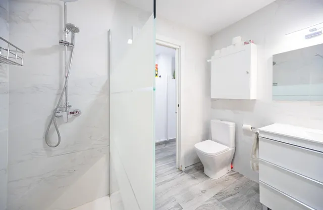 Ponemos a la venta este precioso y peculiar chalet con piscina privada. — 32