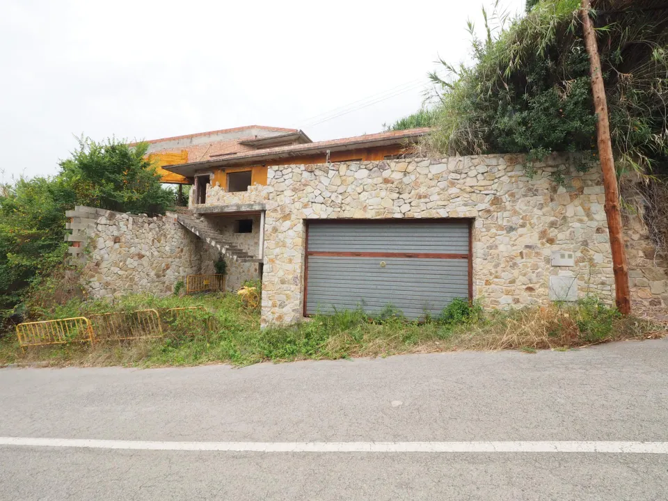 SE VENDE CASA EN ARENYS DE MUNT, URBANIZACIÓN TRES TURONS