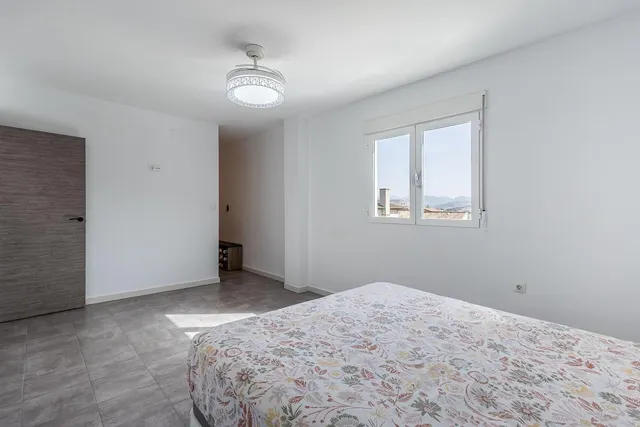 Casa en venta en Monachil (Granada) – Amplia, luminosa y con gran potencial — 16