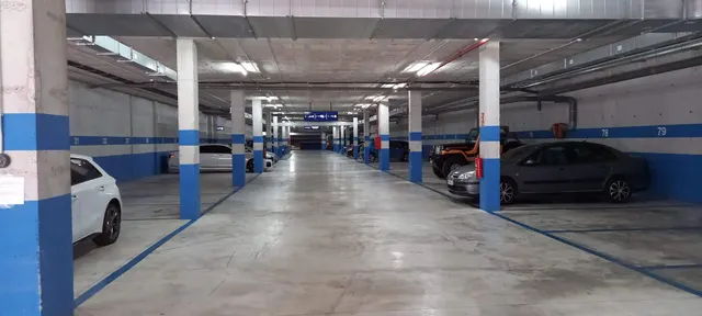 Se alquila por largo tiempo plazas de parking ( garaje ) en lomas de cabo roig ( orihuela costa) — 12