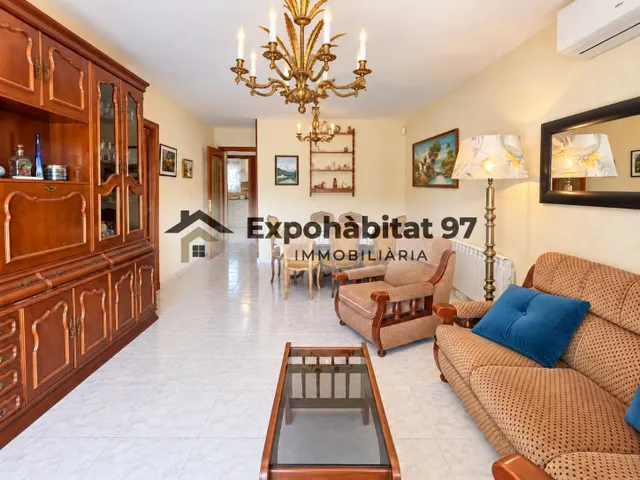 ¡APARTAMENTO DE 3 habitaciones CON 2 BAÑOS ESQUINERO DE 100  - foto 3