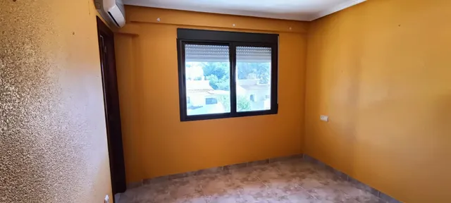 Gran chalet independiente de 3 plantas con dos viviendas y piscina — 37