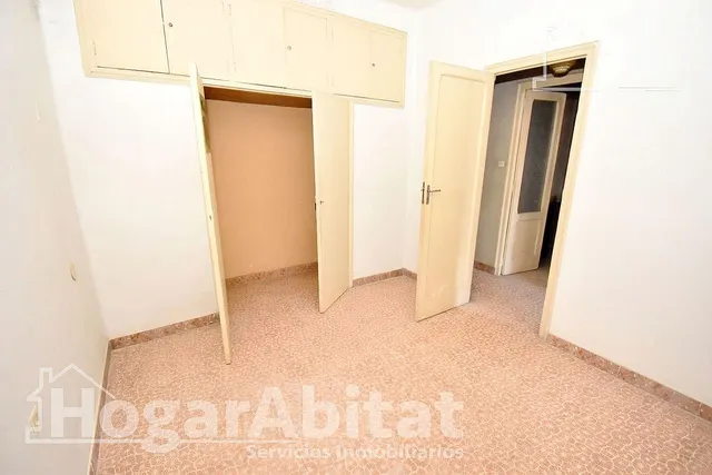 ¡Hazla a tu gusto! Casa amplia y luminosa de tres alturas para reformar, cerca del ayuntamiento — 31