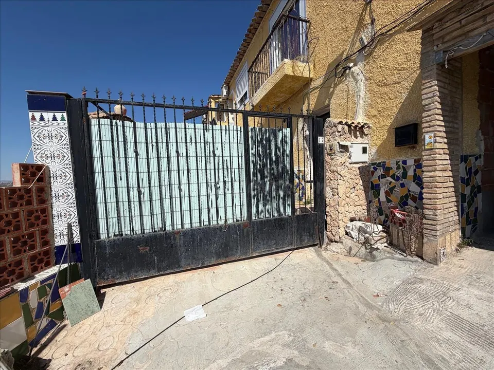 Casa 6 habitaciones 245m² en venta - Calasparra centro