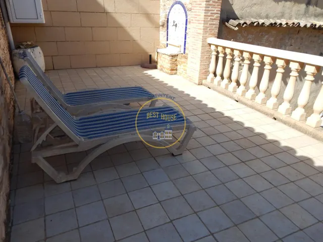 OPORTUNIDAD, CASA REFORMADA CON PISCINA Y OTRAS COMODIDADES. — 40