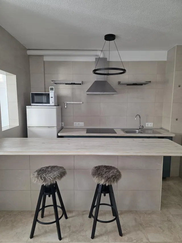 Apartamento a 100 m. playa reformado y amueblado — 10