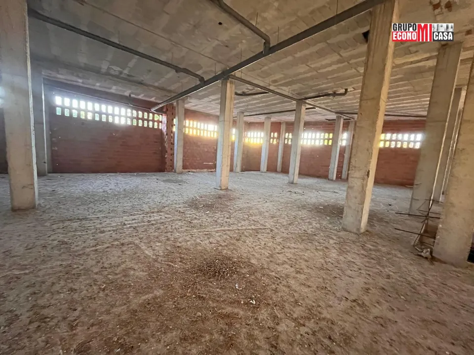 LOCAL COMERCIAL (CON 25 PLAZAS DE GARAJE ) EN MOLINA DE SEGURA. MURCIA