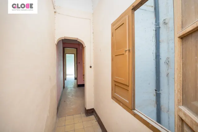 A LA VENTA EDIFICIO EN PLAZA BIB-RAMBLA — 27