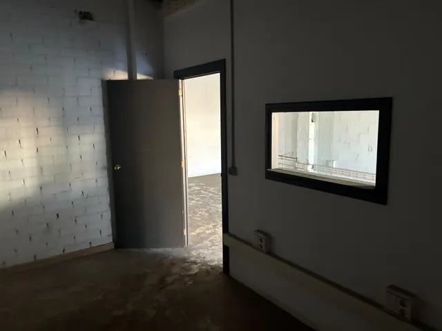 LOCAL COMERCIAL A PIE DE CALLE — 9