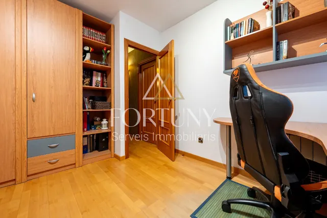 Casa adosada en venta en Passatge de Montbrió del Camp, Reus. — 31