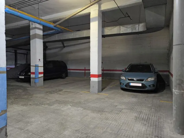 Plaza de aparcamiento en AV. Principado de Andorra, pleno centro de Tarragona. — 4