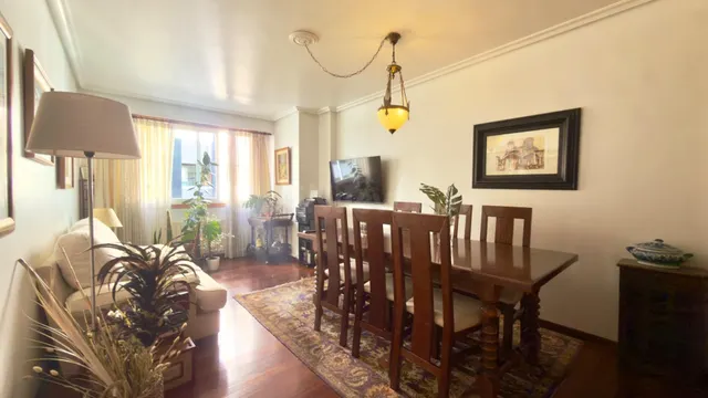 Piso en Venta - Centro de Orense 3 habitaciones 2 baños y ascensor — 2