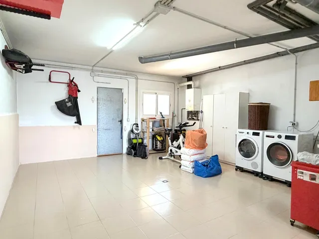 FANTÁSTICA CASA CON JARDÍN Y PISCINA!!! — 27
