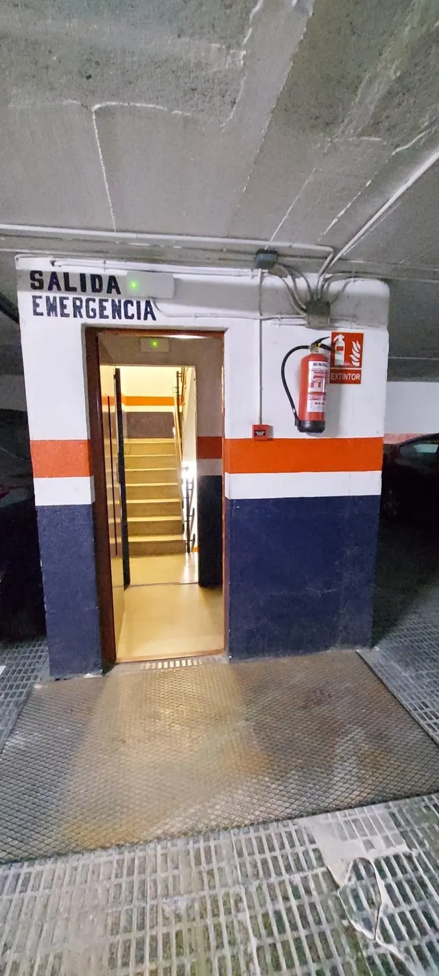 Plaza de aparcamiento — 16