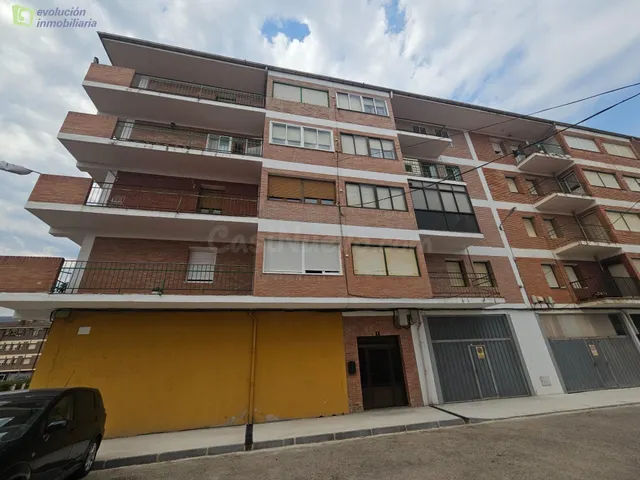 Oportunidad de inversión: vivienda para reformar en Cuesta-U