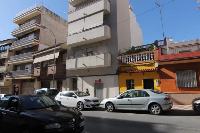 LOCAL CALLE CRUCES — 6