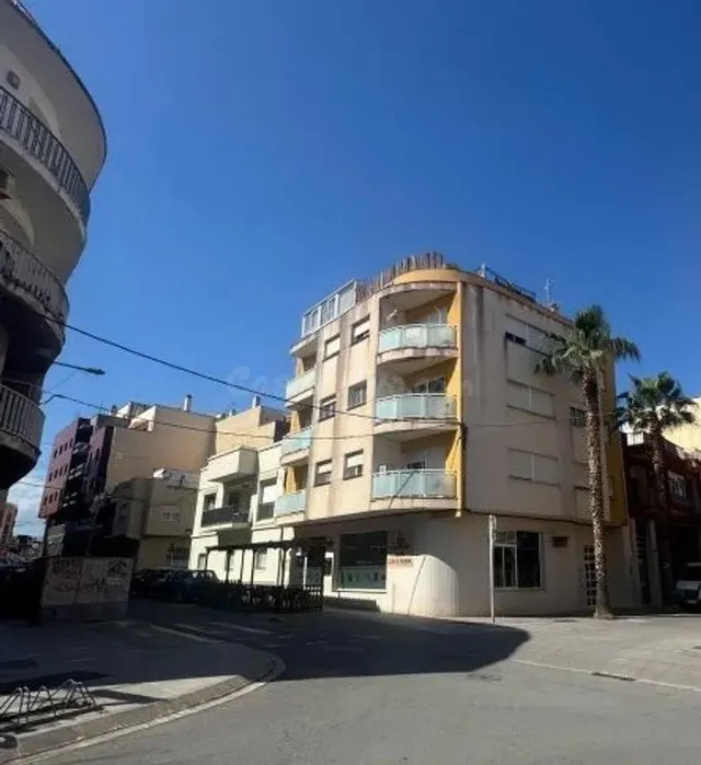 SE VENDE piso OKUPADO en Calle Cervantes Nº 22 Amposta (Tarr - foto 3