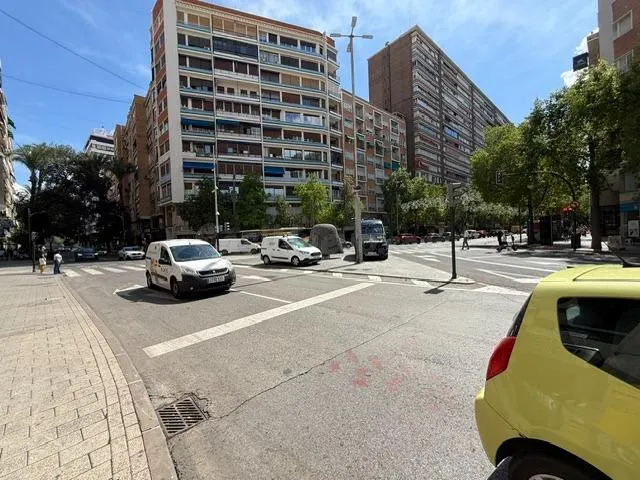 VENTA OFICINA ENTRESUELO, MUY CENTRICA JUNTO PLAZA FUENSANTA - foto 2