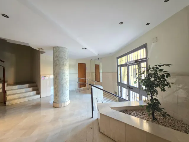 Piso 2 habitaciones 77m² en venta - Sevilla Este — 28
