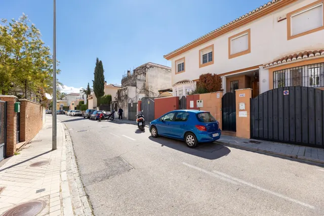 PRECIOSA CASA EN CARRETERA DE LA SIERRA — 37