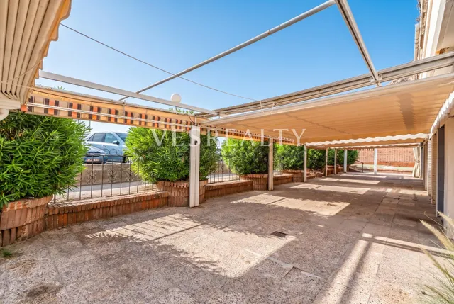 Local comercial con terraza y gran barra en zona de máxima p - foto 3