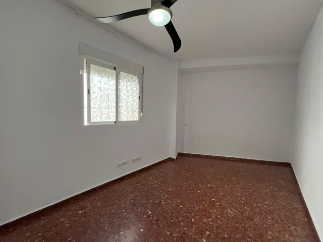 Amplio piso en alquiler en Plaza San Rafael, Córdoba — 19