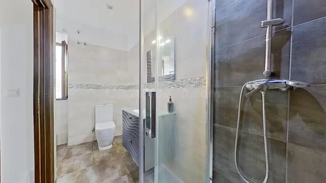 Edificio turístico con cambio de uso a Hostal — 49