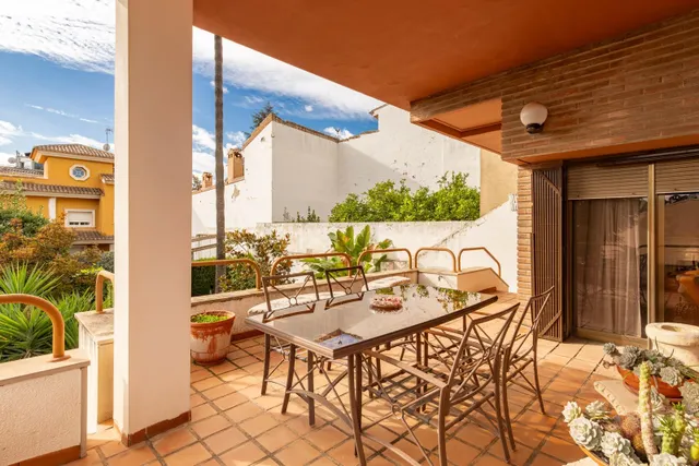 Una residencia exclusiva con terrazas panorámicas en un paraíso natural. — 38