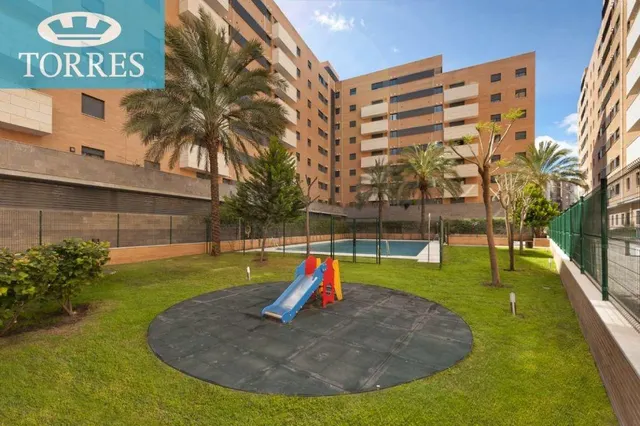 PISO CON TERRAZA, PISCINA, GARAJE Y TRASTERO EN VIALIA — 26