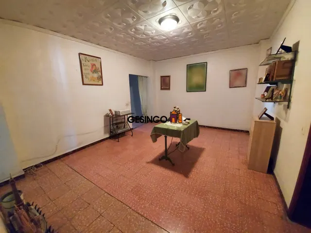 CASA DE PUEBLO CON MUCHAS POSIBILIDADES — 10