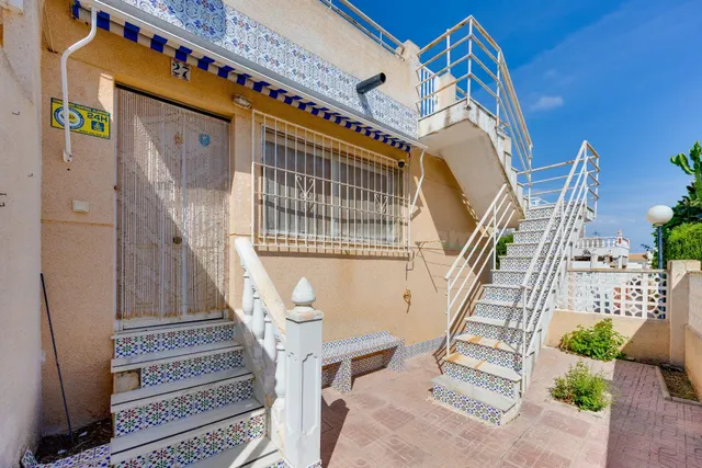 Bungalow con solárium, orientación sur y vistas a la piscina - foto 3