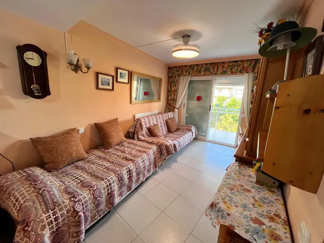 APARTAMENTO DE 2 DORMITORIOS EN PLAZA DE EUROPA. ED. ROYAL. — 7
