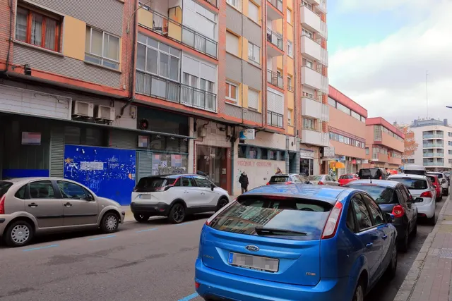 Piso grande para reformar en C/Verbena