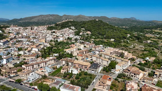 Solar urbano con proyecto para dos viviendas en Capdepera - foto 5