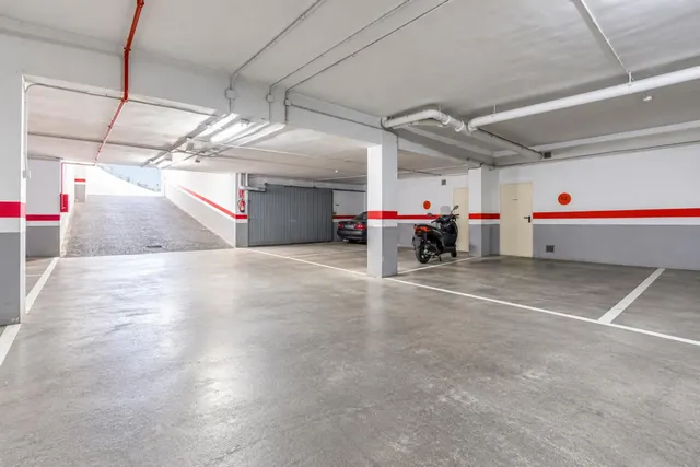 Piso con garaje y trastero en avda. mediterráneo — 34