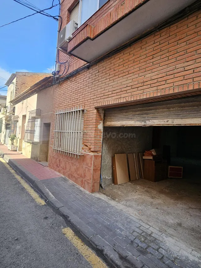 ¡Oportunidad en Llano de Brujas! Local de 99 m2 con múltiple
