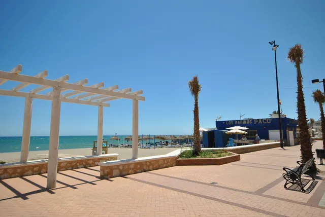 UN COMPLEJO RESIDENCIAL DE ENSUEÑO EN FUENGIROLA PARA DISFRUTAR DE PRIVILEGIADOS ATARDECERES !!!. — 21