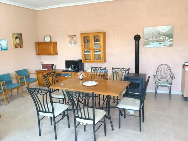 Se vende albergue con placas solares en buen estado cerca de Aspe — 4