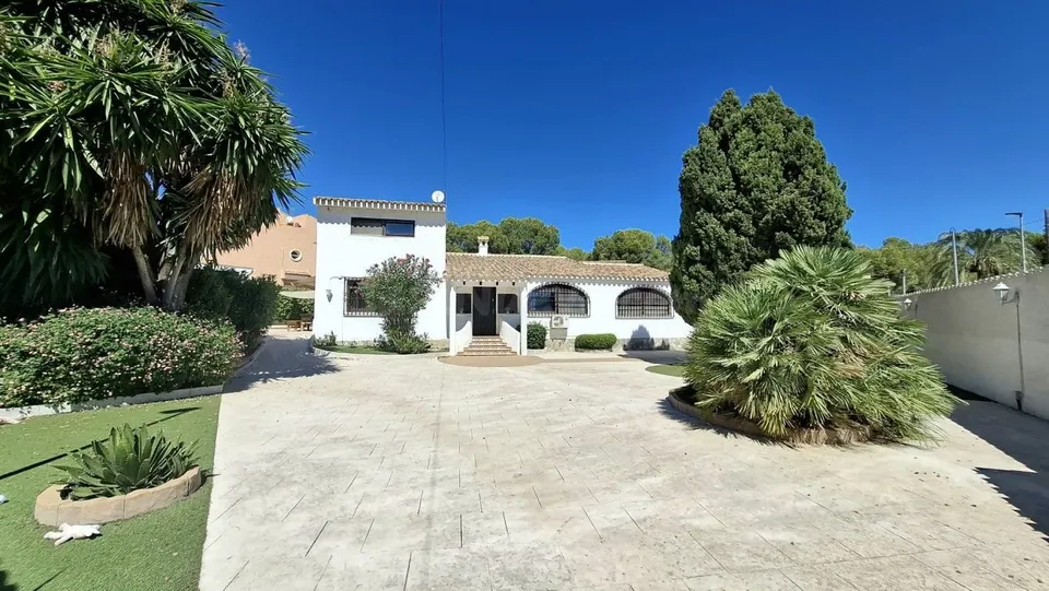 Villa 3 habitaciones 265m² en venta - Alfaz del PI Pueblo-Urbanizaciones