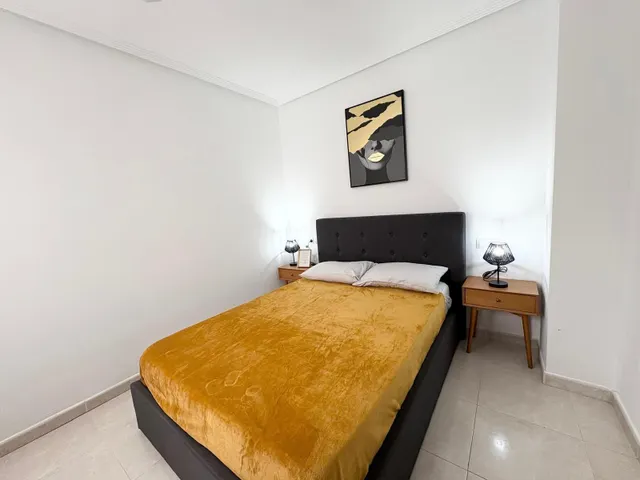 Apartamento reformado de 2 dormitorios – garaje y trastero, Torrevieja — 8