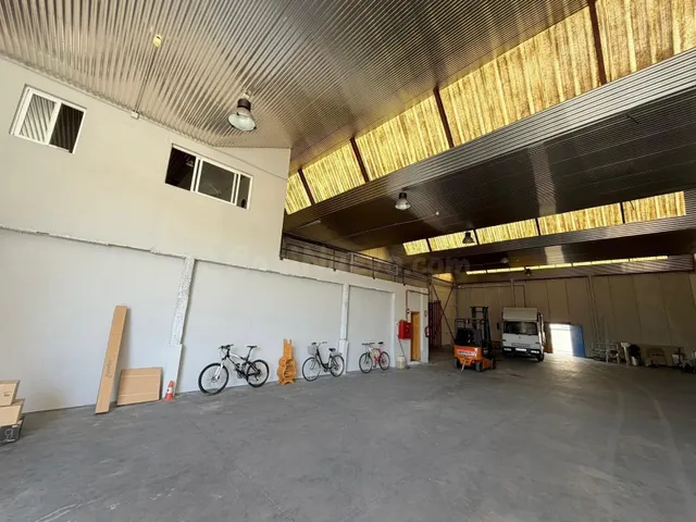 NAVE INDUSTRIAL CON CONSTRUCCIÓN - foto 3