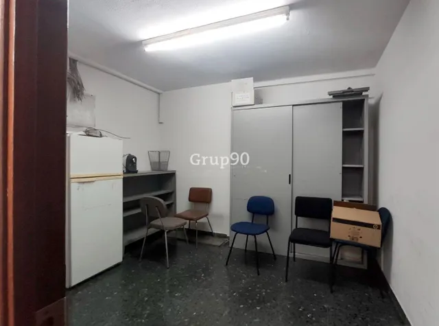 3 LOCALES COMERCIALES EN  ZONA INSTITUT — 25
