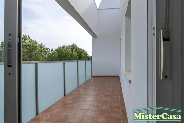 EXCLUSIVA. Zona norte. Ático Dúplex VPO. Terraza-solarium de 52m2. 4 dormitorios, 2 baños. Garaje. — 19