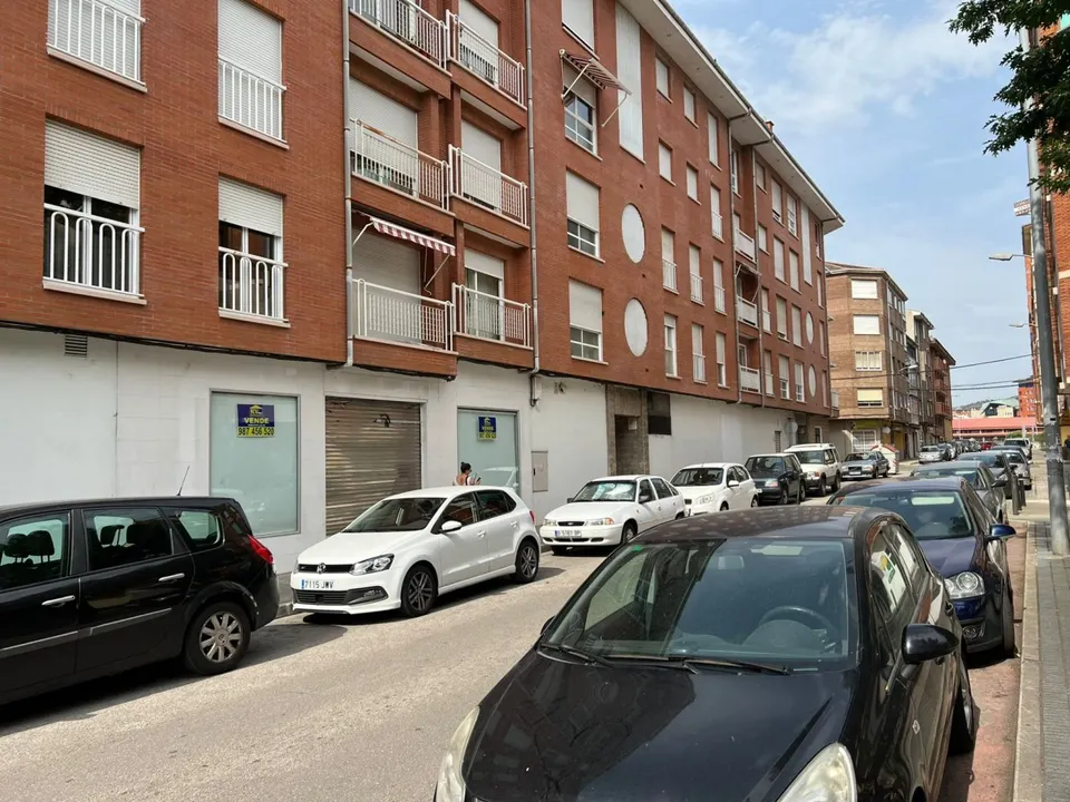 LOCAL COMERCIAL  TOTALMENTE ACONDICIONADO